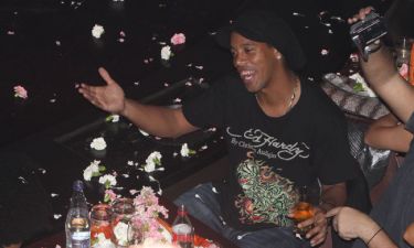Ο Ronaldinho επιμένει Ελληνικά και το Πάσχα
