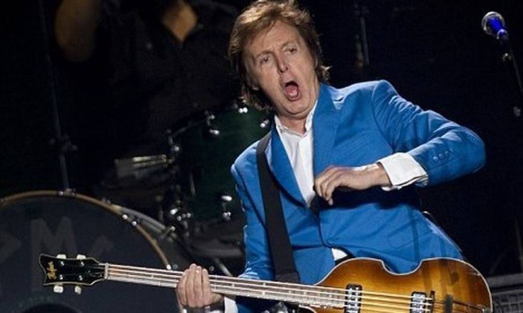 Video: Î— Ï€Ï„ÏŽÏƒÎ· Ï„Î¿Ï… Paul McCartney ÏƒÏ„Î· ÏƒÎºÎ·Î½Î® | Gossip-tv.gr