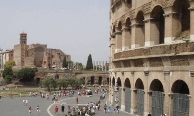 Στο στόχαστρο ξανά πρεσβείες στην Ρώμη-Ύποπτο πακέτο και στην ελληνική