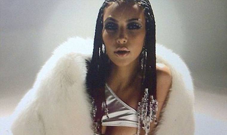 Φωτογραφίες από το βίντεο κλιπ της Kardashian