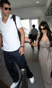 Kim Kardashian – Kris Humphries: Αναχώρηση για το μήνα του μέλιτος