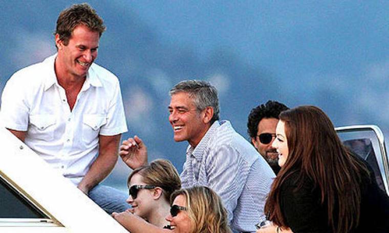 George Clooney: Στο Κόμο με τους διάσημους φίλους του