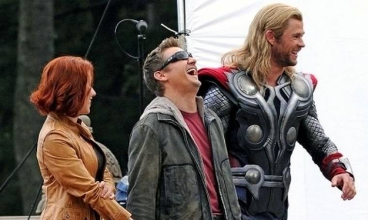 The Avengers: Η Scarlett και οι άντρες της