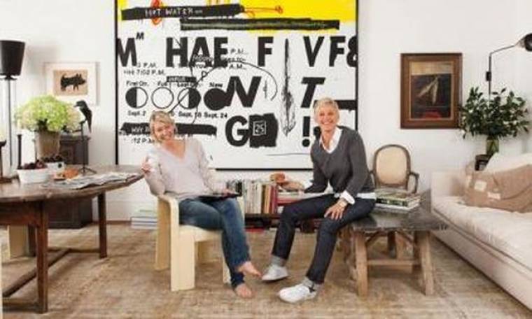 Η Ellen DeGeneres φωτογραφίζεται στο σπίτι που θα… πουλήσει
