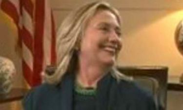 Video: Η Hillary Clinton γελάει όταν μαθαίνει για την δολοφονία Καντάφι