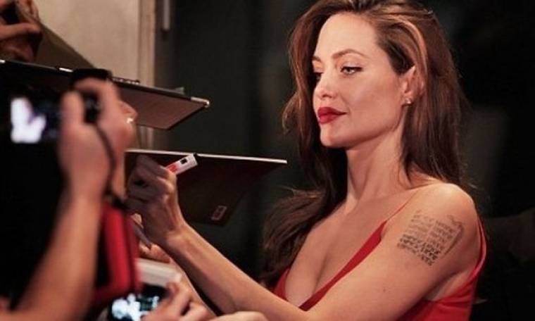 «Φωτιά στα κόκκινα» η Angelina Jolie στην πρεμιέρα του Brad Pitt