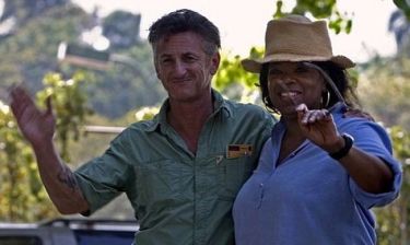 Oprah Winfrey: Στην Αϊτή για το φιλανθρωπικό έργο του Sean Penn