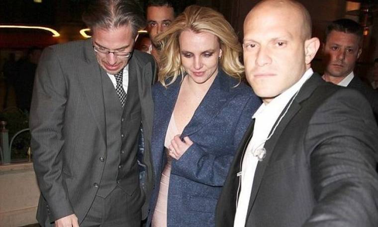 Britney Spears: Κουρασμένη αλλά ενθουσιασμένη μετά τον αρραβώνα