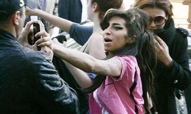 Mitch Winehouse: Προετοιμάζει συναυλία στη μνήμη της Amy
