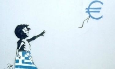 Facebook: Η φωτογραφία με το Ελληνόπουλο και το ευρώ