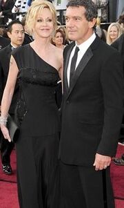 Oscars 2012- Κόκκινο χαλί: Η Angelina, η Gwyneth και ο ασπρόμαυρος εορτασμός του Χόλιγουντ!