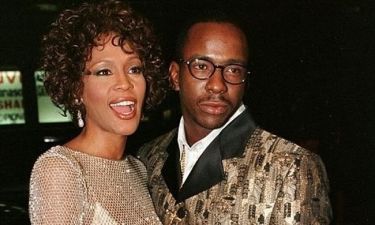 Bobby Brown: Είχε μείνει άστεγος για να πληρώνει το πρόγραμμα απεξάρτησης της Whitney Houston!