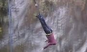 Ηθοποιός έκανε bungee jumping στα 56 του χρόνια!