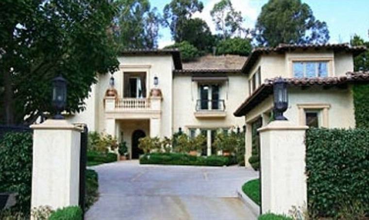 Britney Spears: Πούλησε το σπίτι της και μένει με τον Jason Trawick