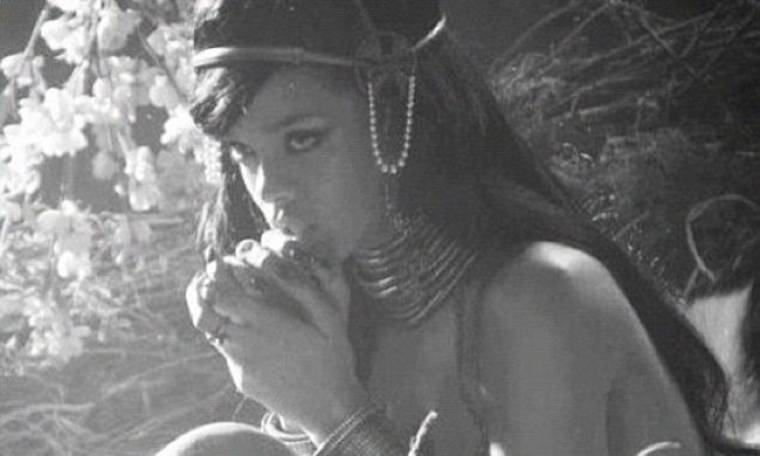 Νέα φωτογραφία από το single της Rihanna