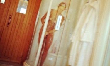 ΑΠΙΣΤΕΥΤΟ! Γνωστός τερματοφύλακας ανέβασε γυμνή φωτογραφία της γυναίκας του στο twitter