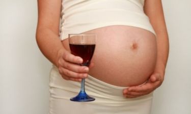 Γιατί το αλκοόλ είναι επικίνδυνο για μία έγκυο;