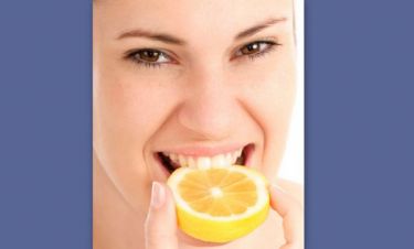 Πως το λεμόνι μπορεί να καταστρέψει τα δόντια μας
