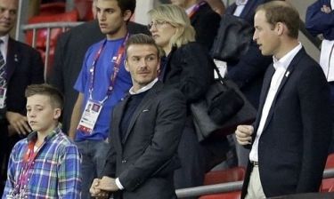 David Beckham: Με τον πρίγκιπα William και το γιο στο γήπεδο