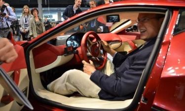 Πρίγκιπας Αλβέρτος: Βγάζει στο σφυρί βασιλικά αυτοκίνητα