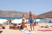 Δημητρίου- Αλτάνη: Full in love on the beach
