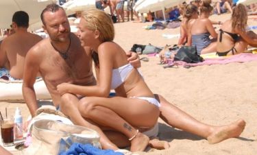Δημητρίου- Αλτάνη: Full in love on the beach
