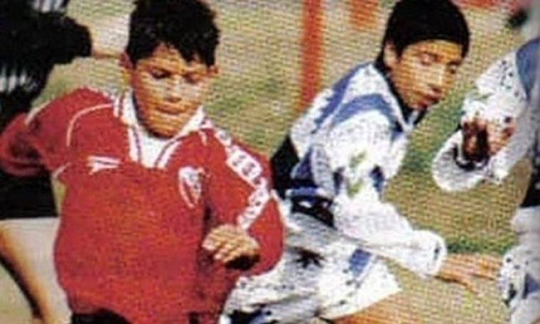 Αναγνωρίζετε τον μικρό ποδοσφαιριστή;