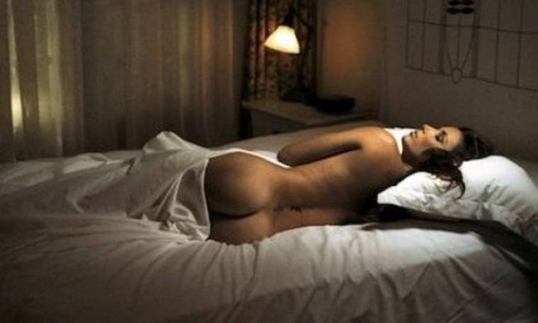 Δείτε την Eva Longoria στο κρεβάτι όπως τη γέννησε η μαμά της