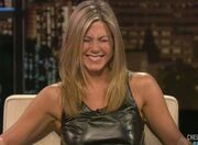 Jennifer Aniston: Χωρίς σουτιέν σε talk show!