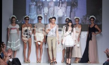 F.A.K.E: Ρούχα για σύγχρονες νεαρές γυναίκες