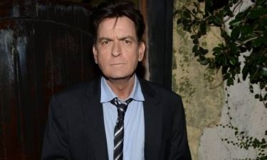 Charlie Sheen: 25.000 δολάρια τη μέρα σε ναρκωτικά και πόρνες