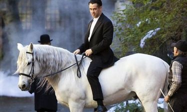 Colin Farrell: Ο πρίγκιπας με το άσπρο άλογο!