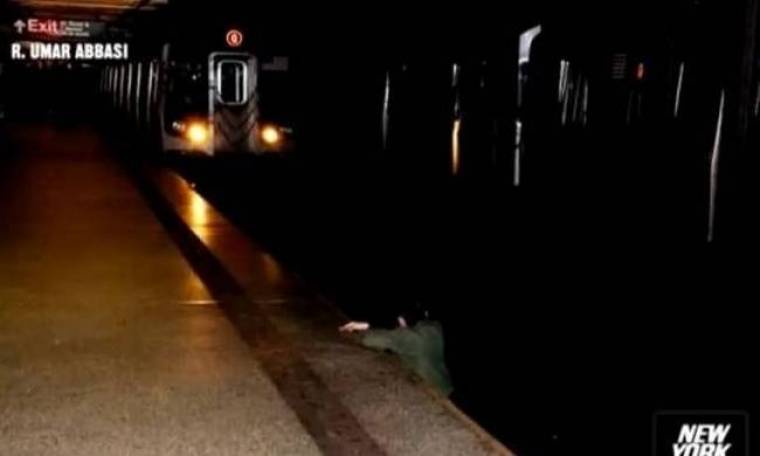 Βίντεο: Οι τελευταίες στιγμές πριν τον ρίξει στις ράγες του μετρό