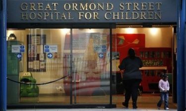 Η Celtic αντικαθιστά τα κλεμμένα χριστουγεννιάτικα δώρα από νοσοκομείο του Λονδίνου