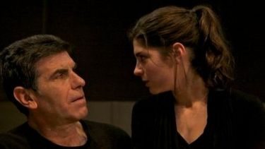 Γιάννης Μπέζος: «Η Ηρώ από την ώρα που θα μπούμε στο θέατρο δεν είναι η κόρη μου, αλλά η ηθοποιός που θα υποδυθεί την Αντιγόνη»