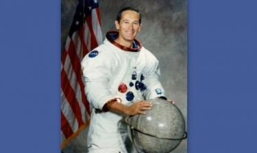 Τι άφησε ο αστροναύτης του «Apollo 16» πριν 41 χρόνια στην Σελήνη