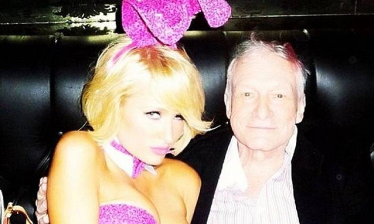 Paris Hilton: Σα πασχαλινό λαγουδάκι πόζαρε δίπλα στον Hugh Hefner