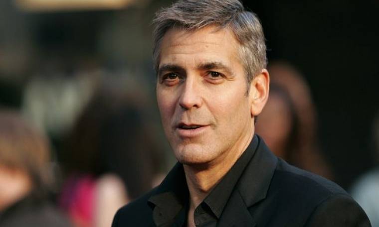 George Clooney: Με μουστάκι και... τσουλουφάκι στα 52 του!