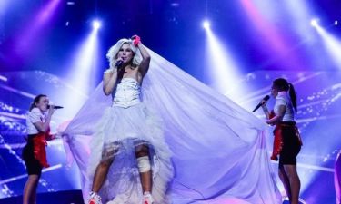 Eurovision 2013: Φιλανδία: Μια νύφη στη σκηνή του Μάλμο με επίδεσμο στο πόδι!