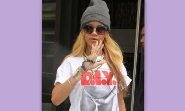 Rihanna: Το προκλητικό μπλουζάκι- μήνυμα προς τον Chris Brown