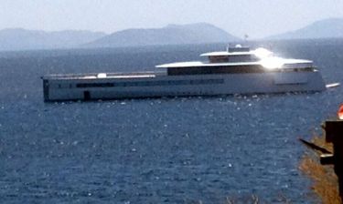 Το εκπληκτικό Mega Yacht, που παρήγγειλε ο Steve Jobs πριν τον θάνατό του και ποτέ δεν είδε, βρίσκεται στην Βουλιαγμένη!