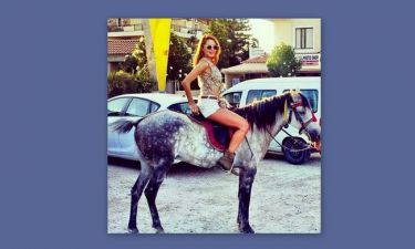 Γωγώ Βαϊνά: Το κορίτσι και το άλογο!