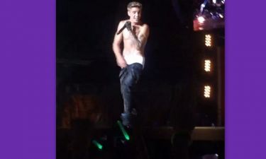 Έπεσε το παντελόνι του Justin Bieber on stage!