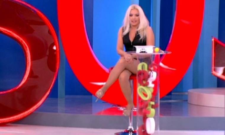 Η σέξι εμφάνιση της Αννίτας Πάνια στην εκπομπή της