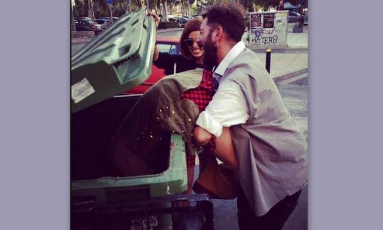 Ελένη Φουρέιρα: Έβαλε την φίλη της μέσα στον κάδο σκουπιδιών για να ψάξει για το κλειδί της!