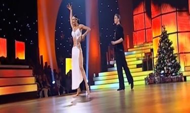 Νικολέτα Καρρά: Με αισθησιακή χορογραφία έκανε γκεστ εμφάνιση στο δέκατο live του «Dancing with the stars 4»
