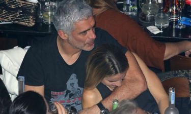 Αντώνης Νικοπολίδης: Η τρυφερή αγκαλιά στην γυναίκα του