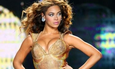 Beyonce: «Είναι δύσκολο να είσαι γυναίκα»
