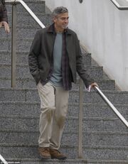 George Clooney: Χαλαρή βόλτα στη Βαλένθια!