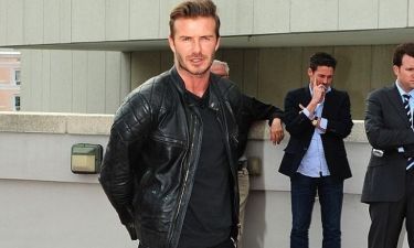 David Beckham: Ποζάρει ημίγυμνος με τη νέα κολεξιόν μαγιό που λανσάρει!
